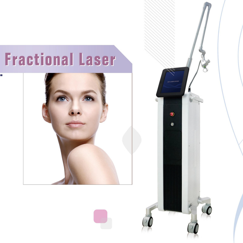 Machine laser fractionnée de CO2 multilingue avancée avec différentes zones de balayage et modes de sortie